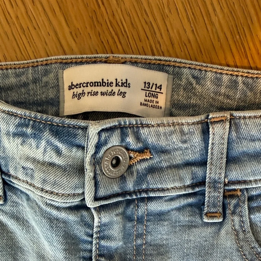 Abercrombie Kids Light Blue Wide Leg Jeans 13/14L - Picture 3 of 5